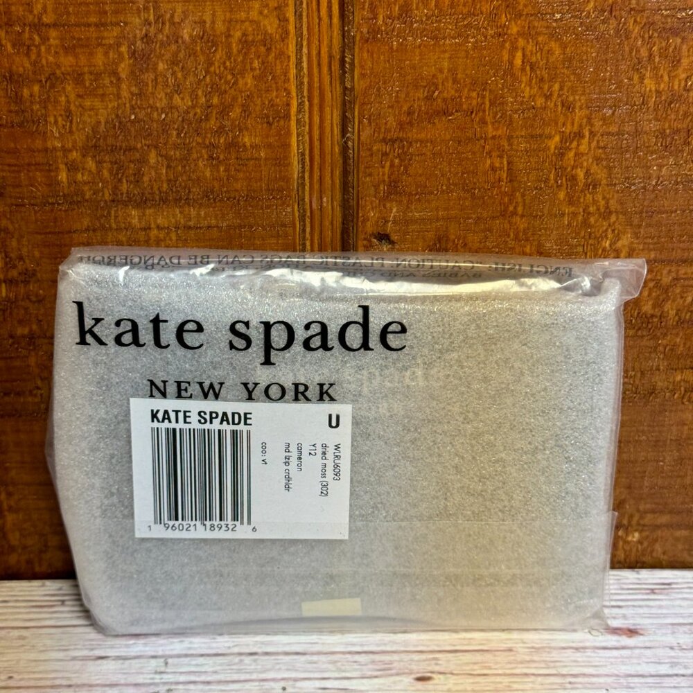 Kate Spade Medium Zip Card Holder – Dried Moss - Picture 4 of 4